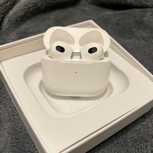 Apple AirPods Gen 3 (Used)
